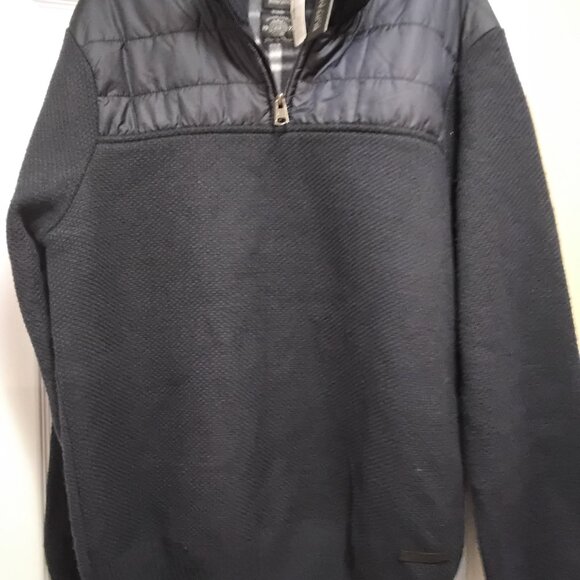 Man new sweaters for winter size xlarge but good for large  not worn designer - Picture 4 of 8